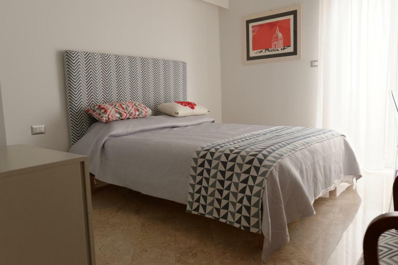 B&B Questa Casa Non E'Un Albergo Palermo Dış mekan fotoğraf
