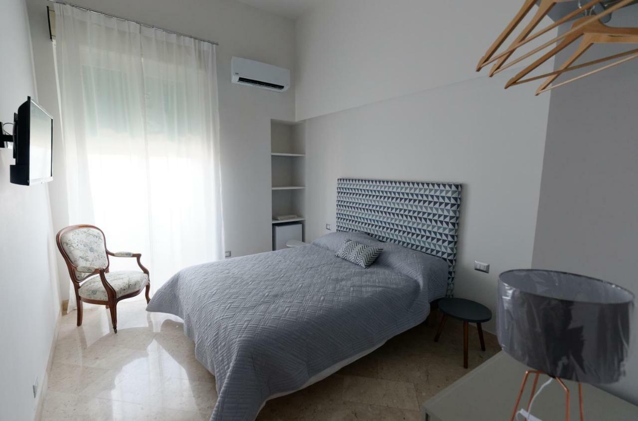 B&B Questa Casa Non E'Un Albergo Palermo Dış mekan fotoğraf