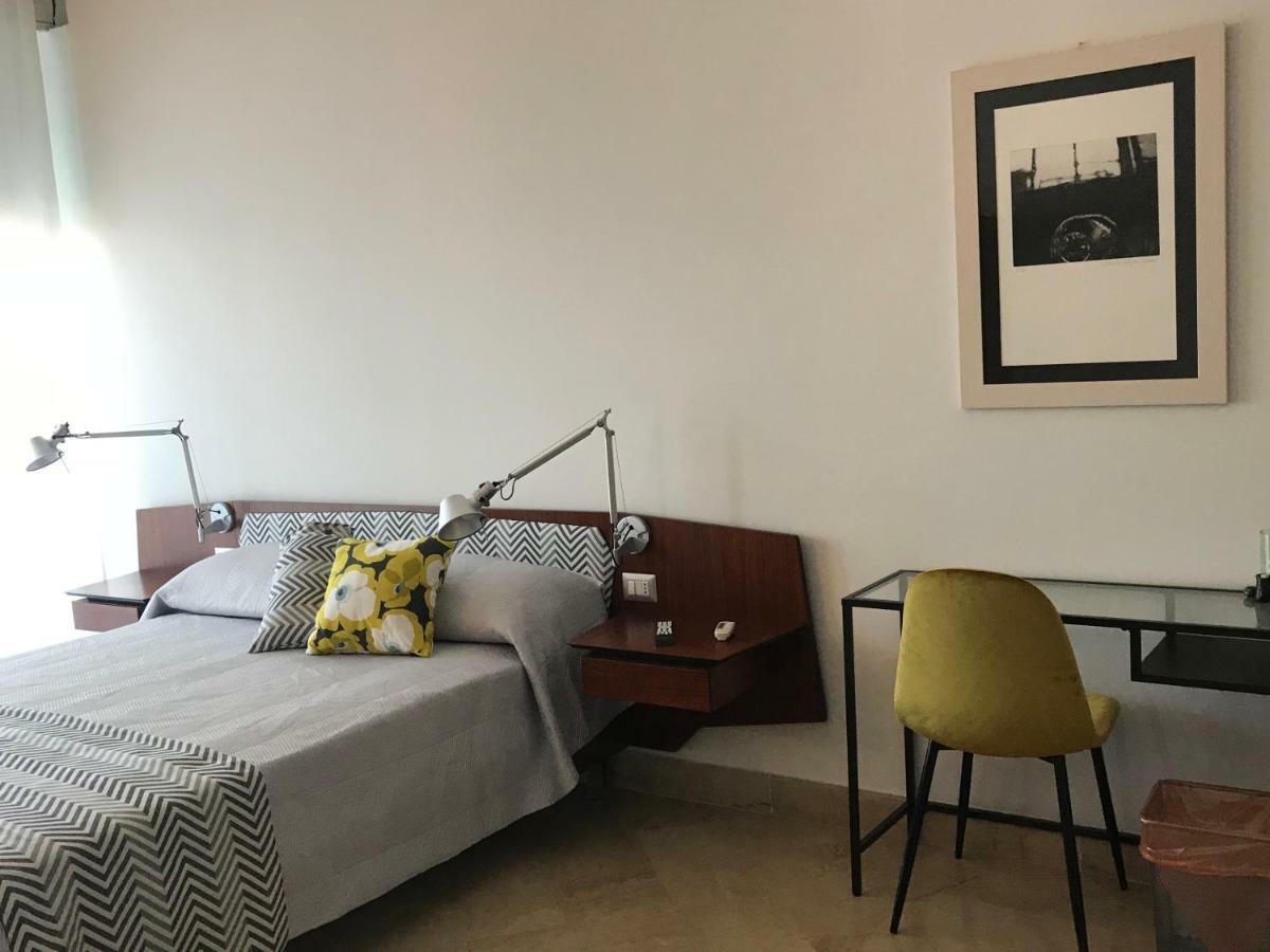 B&B Questa Casa Non E'Un Albergo Palermo Dış mekan fotoğraf